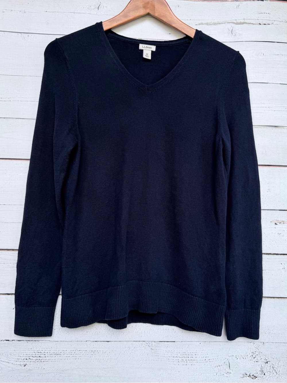 L.L. Bean Classic V-Neck Long Sleeve Pullover Sweater - Medium